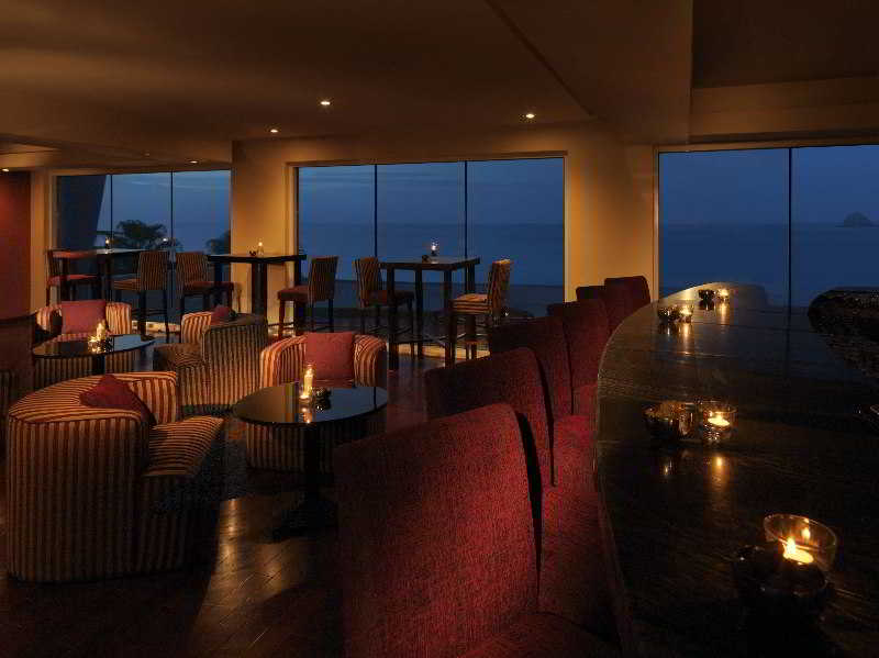 The Radisson Blu Resort Fujairah - Bar