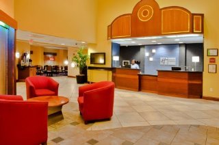 Lobby
 di Holiday Inn Express Hotel & Suites Universal