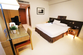 Room thumbnail 11
