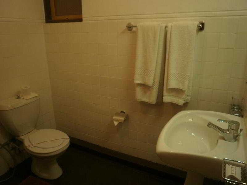 Room
 di The Royal Lotus