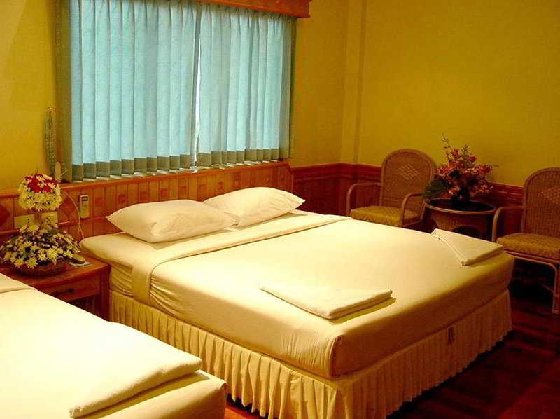 Room thumbnail 6