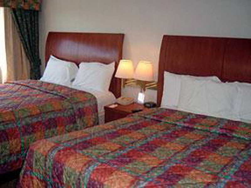 Room
 di Comfort Inn & Suites Dtwn Lakeshore