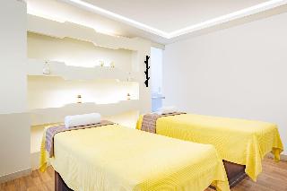 Sports and Entertainment
 di Movenpick Tower & Suites