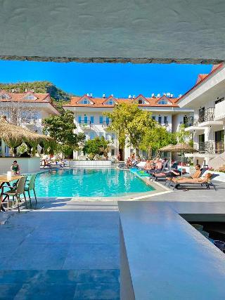 Akdeniz Beach