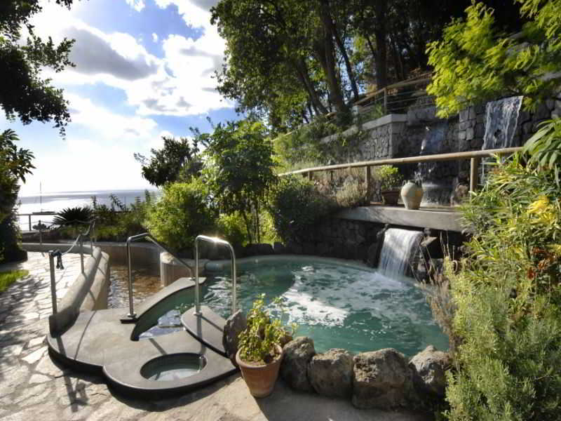 Giardino delle Ninfe e la Fenice, Ischia