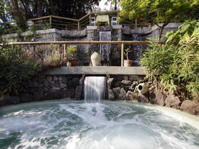 Giardino delle Ninfe e la Fenice, Ischia