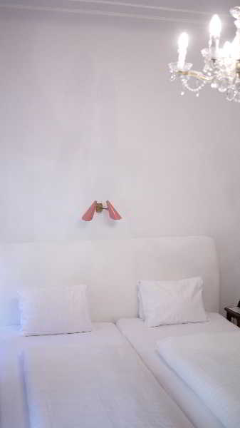 Room
 di Am Brillantengrund