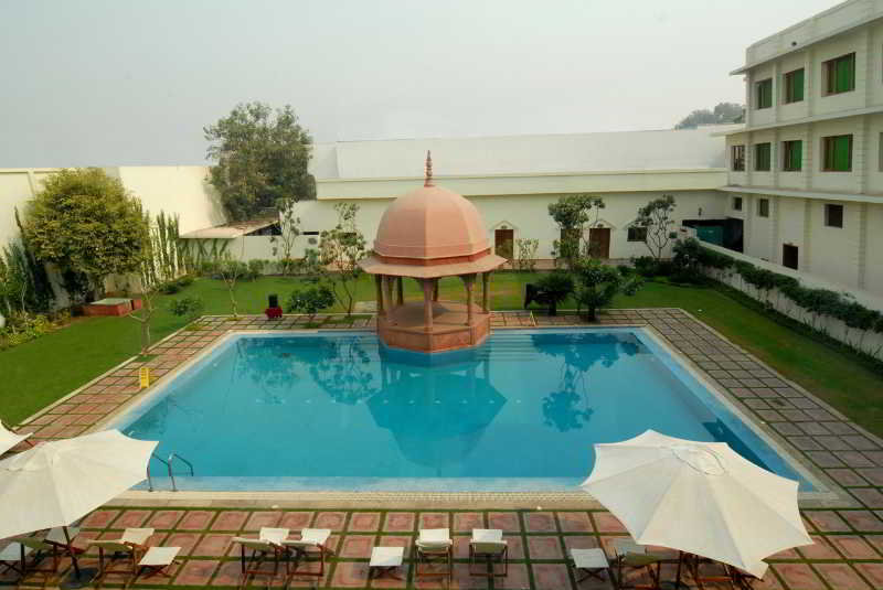 Pool
 di Grand Imperial