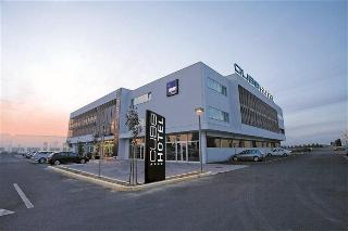 Cube Hotel
