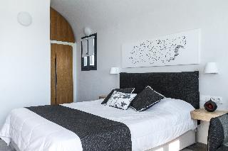 Amaze Suites