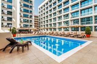Golden Sands Hotel Apartments - Pool