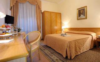 Pamaran Hotel, Naples