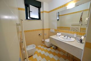 Leonardo Hotel, Parma