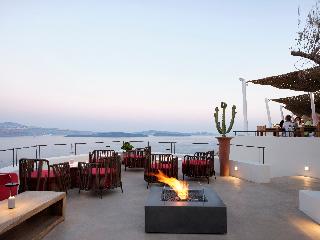 Andronis Luxury Suites