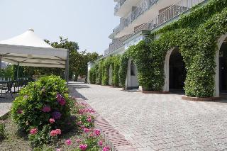 Tennis Hotel, Naples