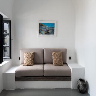 Sun Rocks Boutique Hotel | Caldera View Suites