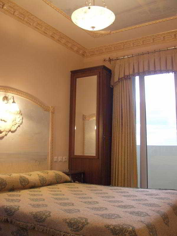 Room
 di a.d. Imperial Palace