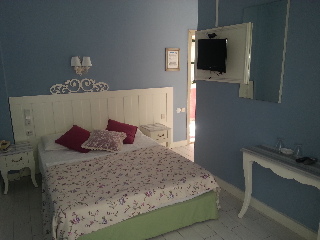 Room
 di Kutberk Boutiqe