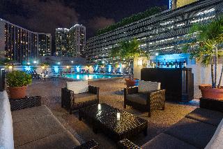Pool
 di Courtyard Miami Downtown