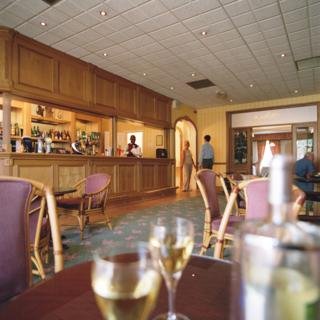 Bar
 di The Monterey