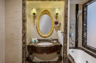 Junior Suite with Queen Size Bed
