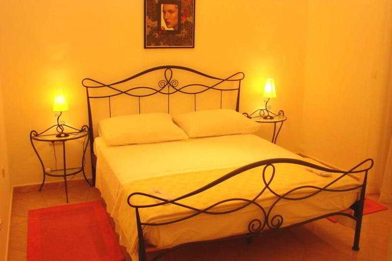 Room thumbnail 8