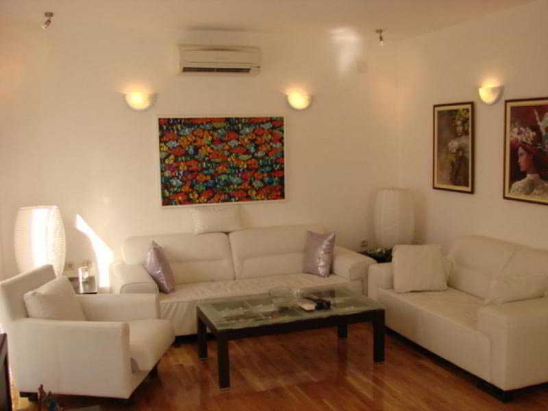 Room thumbnail 2