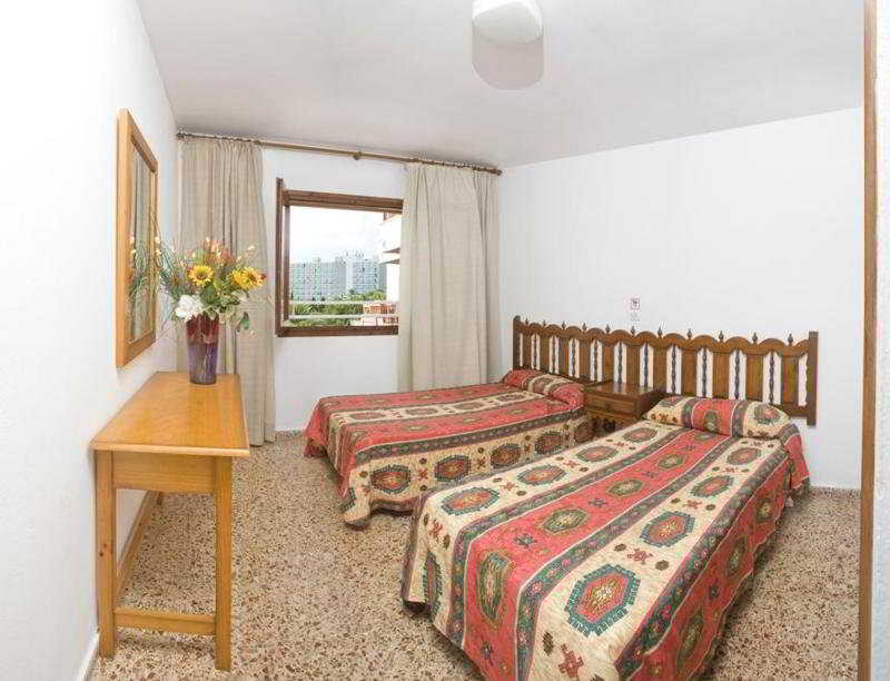 Room thumbnail 3