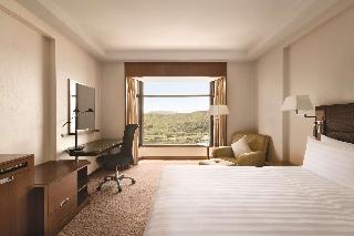Deluxe Room - 1 King Bed