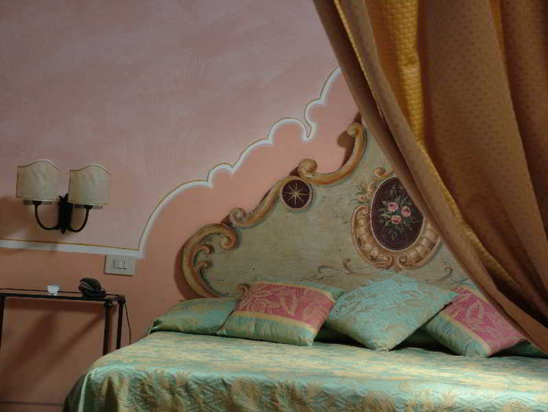 Room
 di Badia di Pomaio