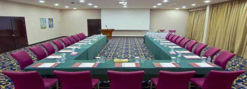 Conferences
 di Golden Tulip Hotel Qasr Al Nasiria