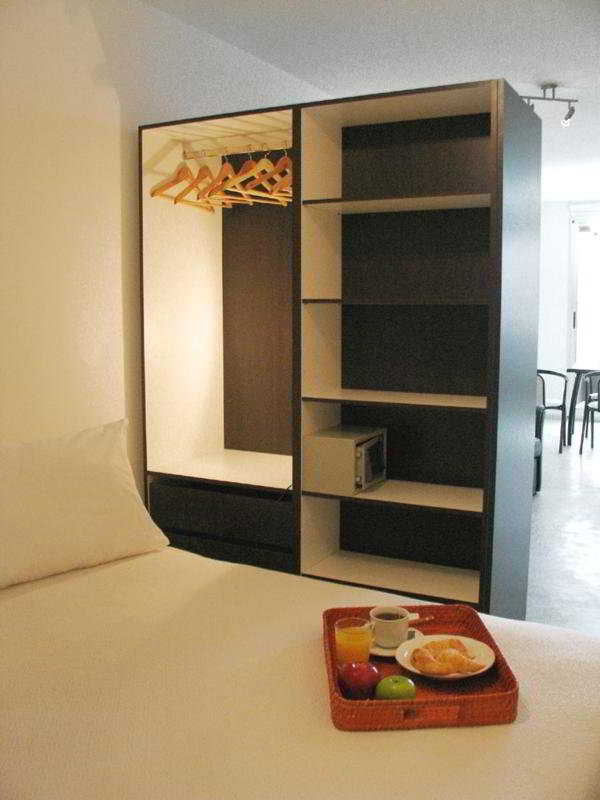 Room thumbnail 3