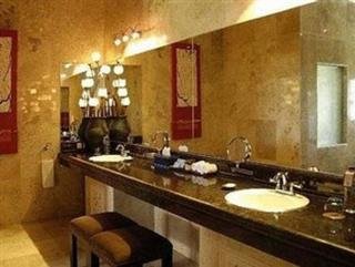 Room thumbnail 6