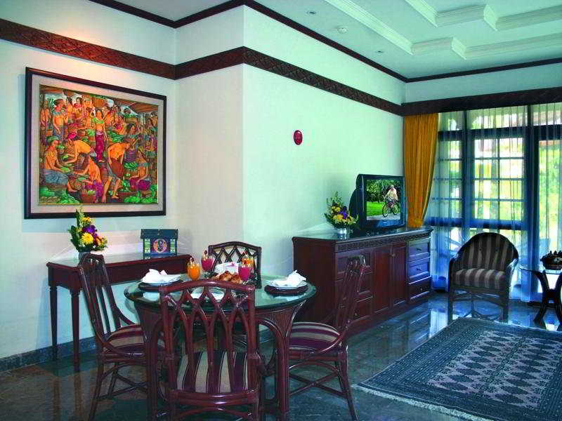 Room thumbnail 4