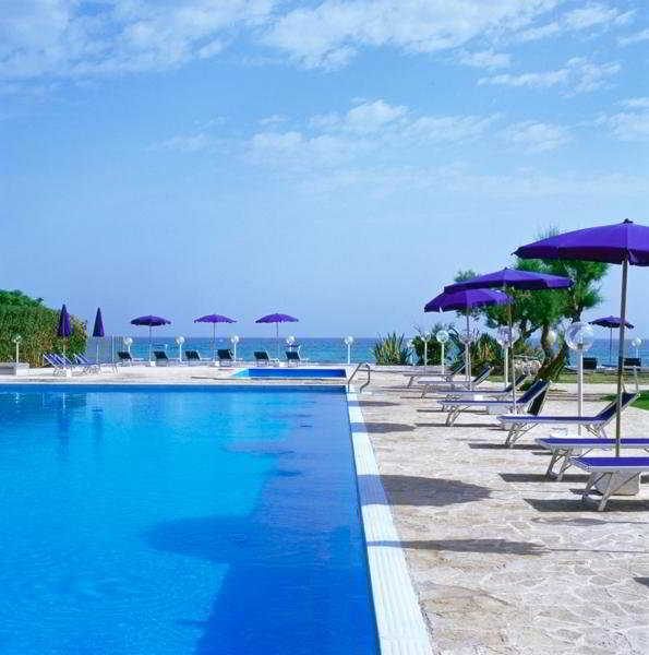 Pool
 di Del Levante