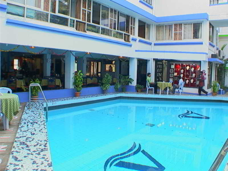 Pool
 di Alor Holiday Resort