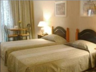 Room
 di Carlton Damascus