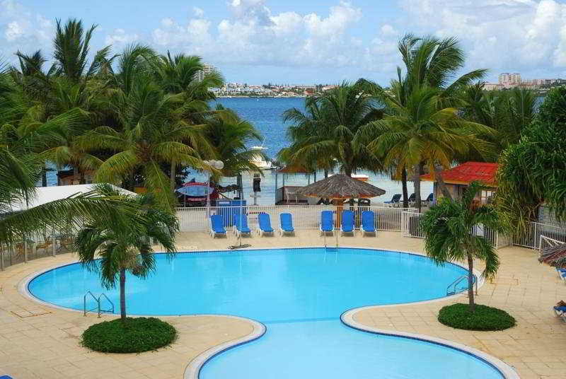 Pool
 di Flamboyant - Le Village