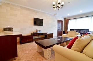 Room thumbnail 1