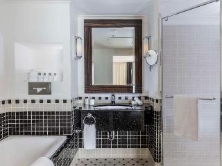 Junior Suite with Pool View