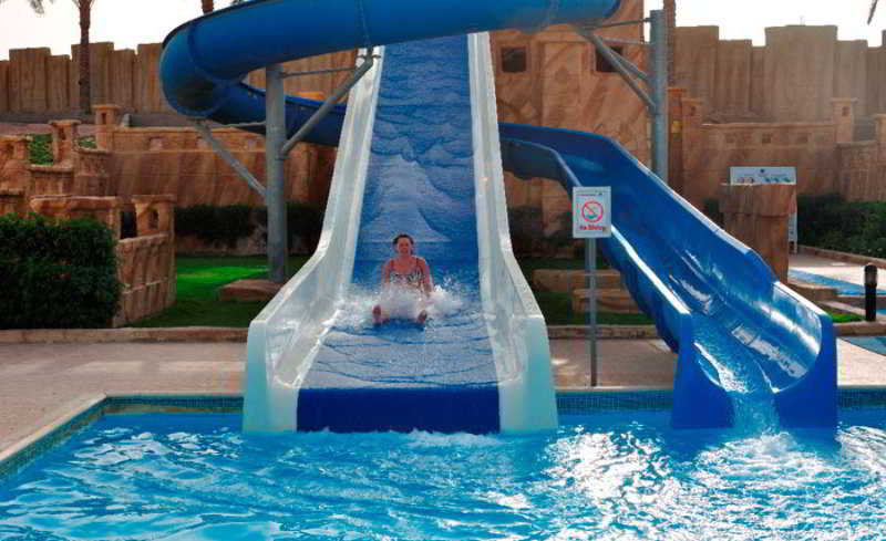 Sports and Entertainment
 di Tropicana Azure Club