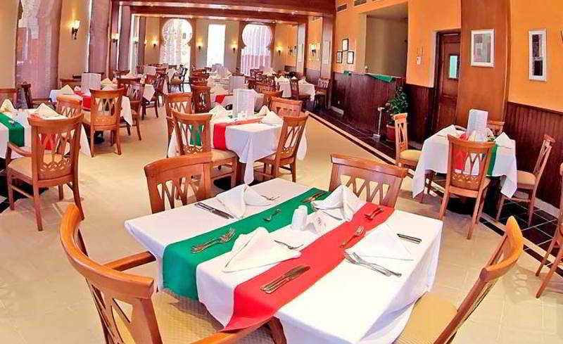 Restaurant
 di Tropicana Azure Club