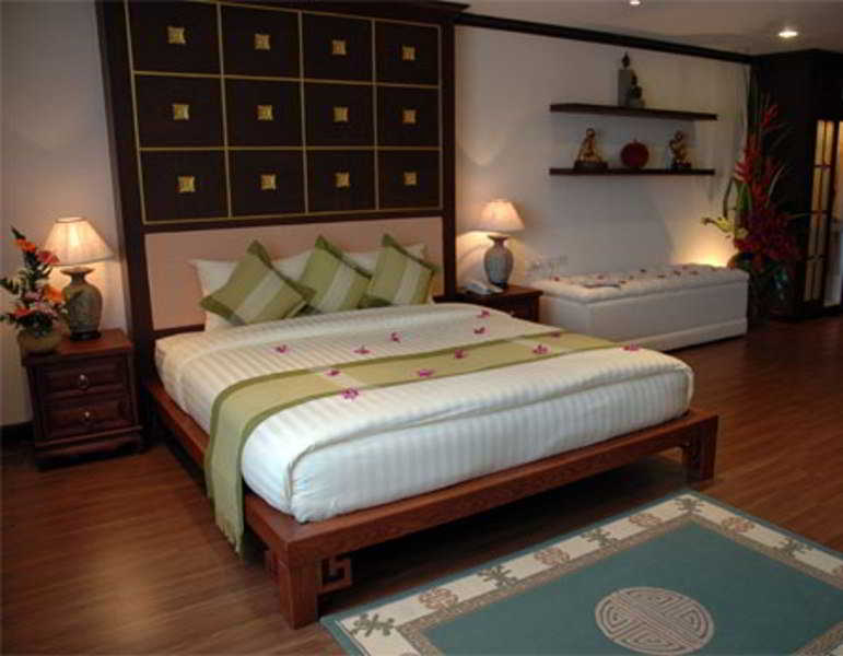 Room thumbnail 2