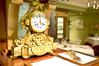 Restaurant
 di Hispanos 7 Suiza Apartament-Restaurant