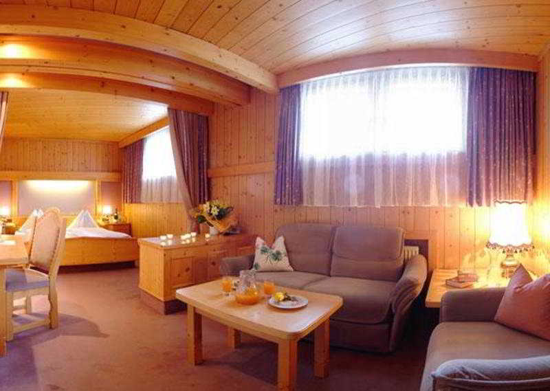Room
 di Alpina