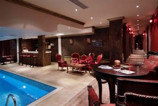 Pool
 di Grand Monastery