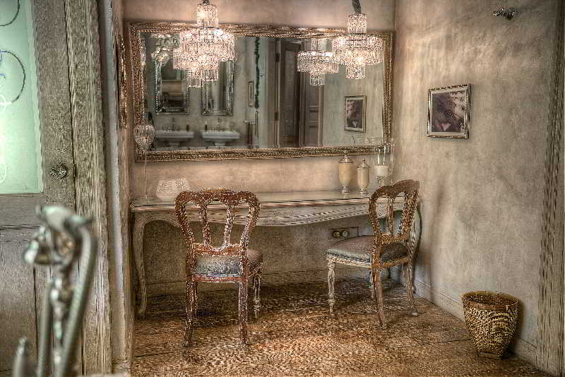 Room thumbnail 1