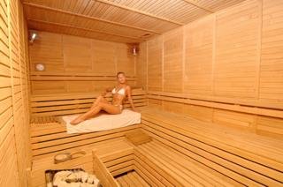 Sports and Entertainment
 di Ambassador Plaza 