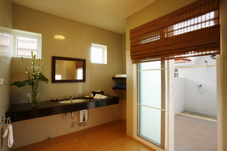 Room thumbnail 102