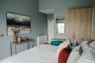 Shoreline Apartments